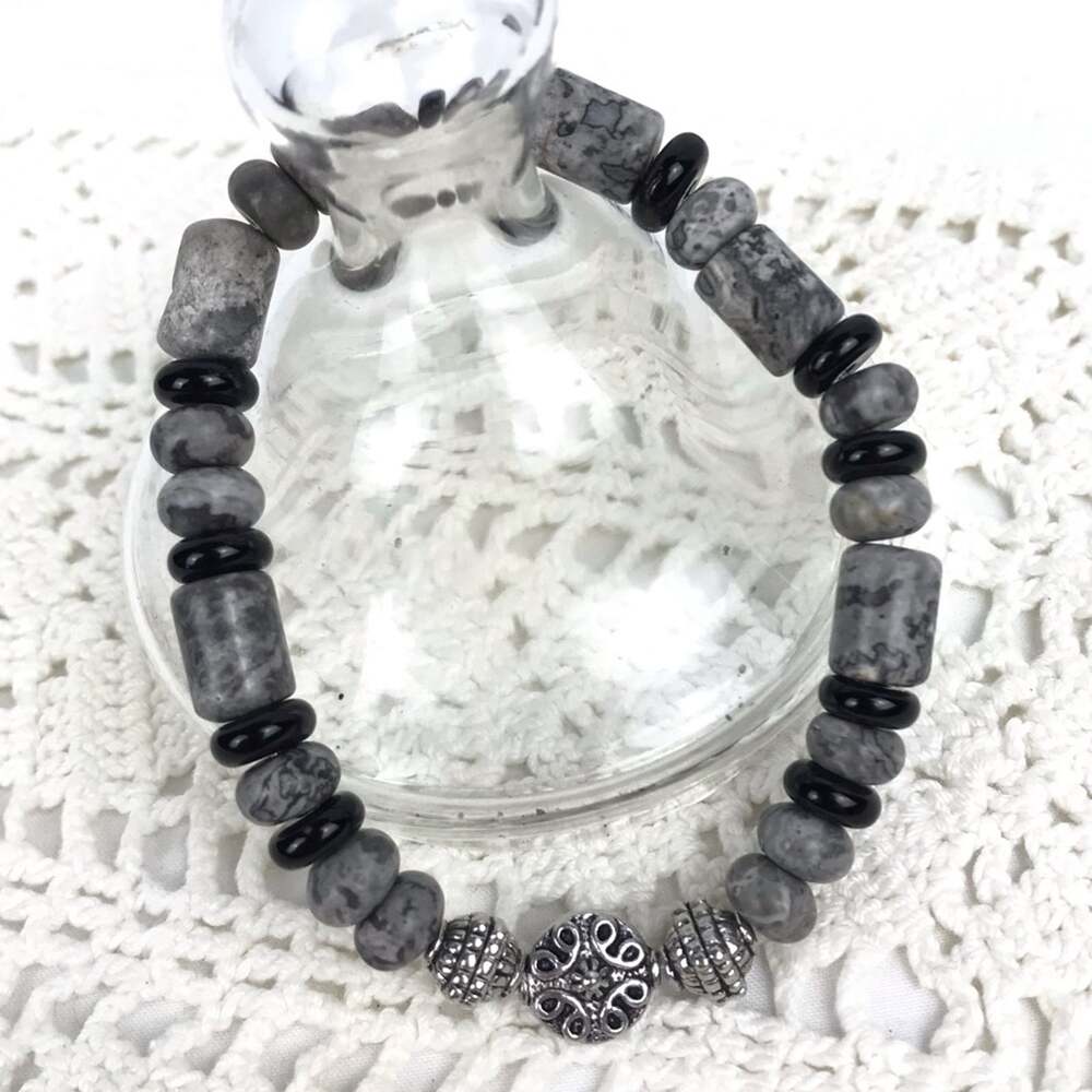 Bracelet Gray Marbled Stone Silver Accents Stretch